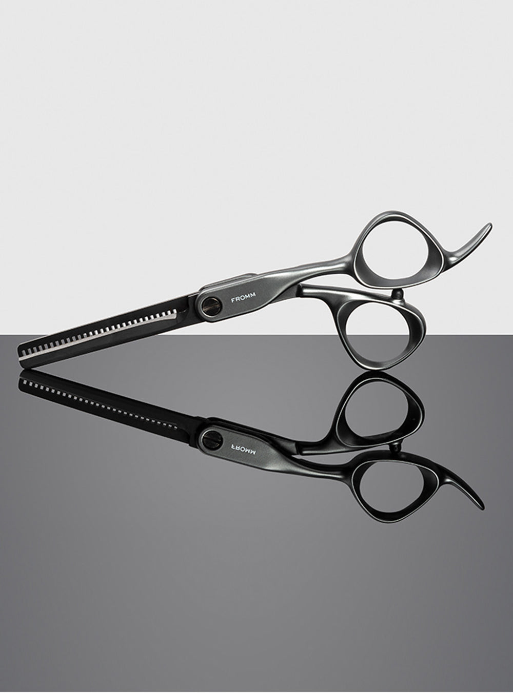 Fromm Invent 5.75” 28 Tooth Hair Thinning Shear